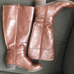 Unisa Brown Boots (pretty heavy wear) Size 7